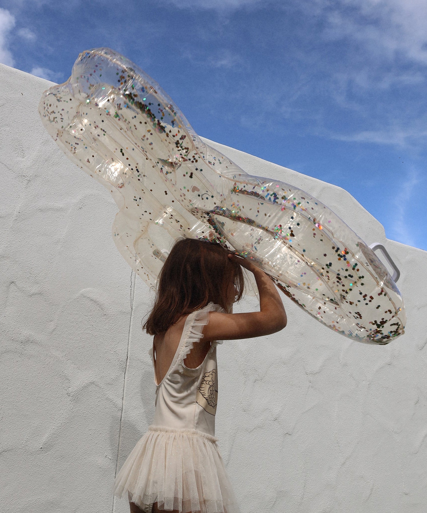 Sunnylife - कॉटन कैंडी बच्चों के तितली समुद्र और पूल गद्दा