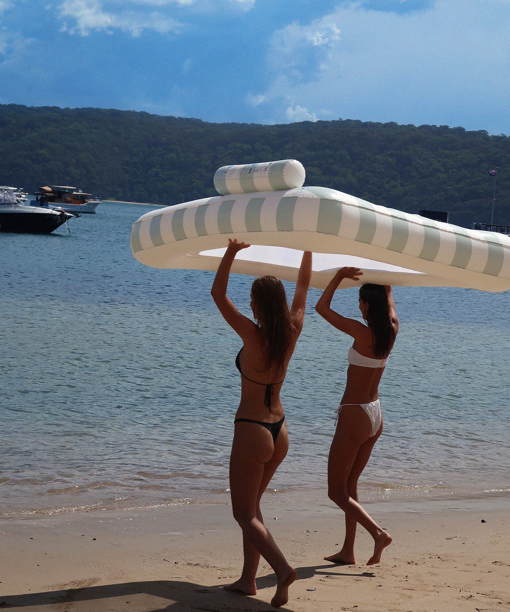 Sunnylife - Vacay सॉफ्ट डबल फुलाने वाला समुद्री गद्दा