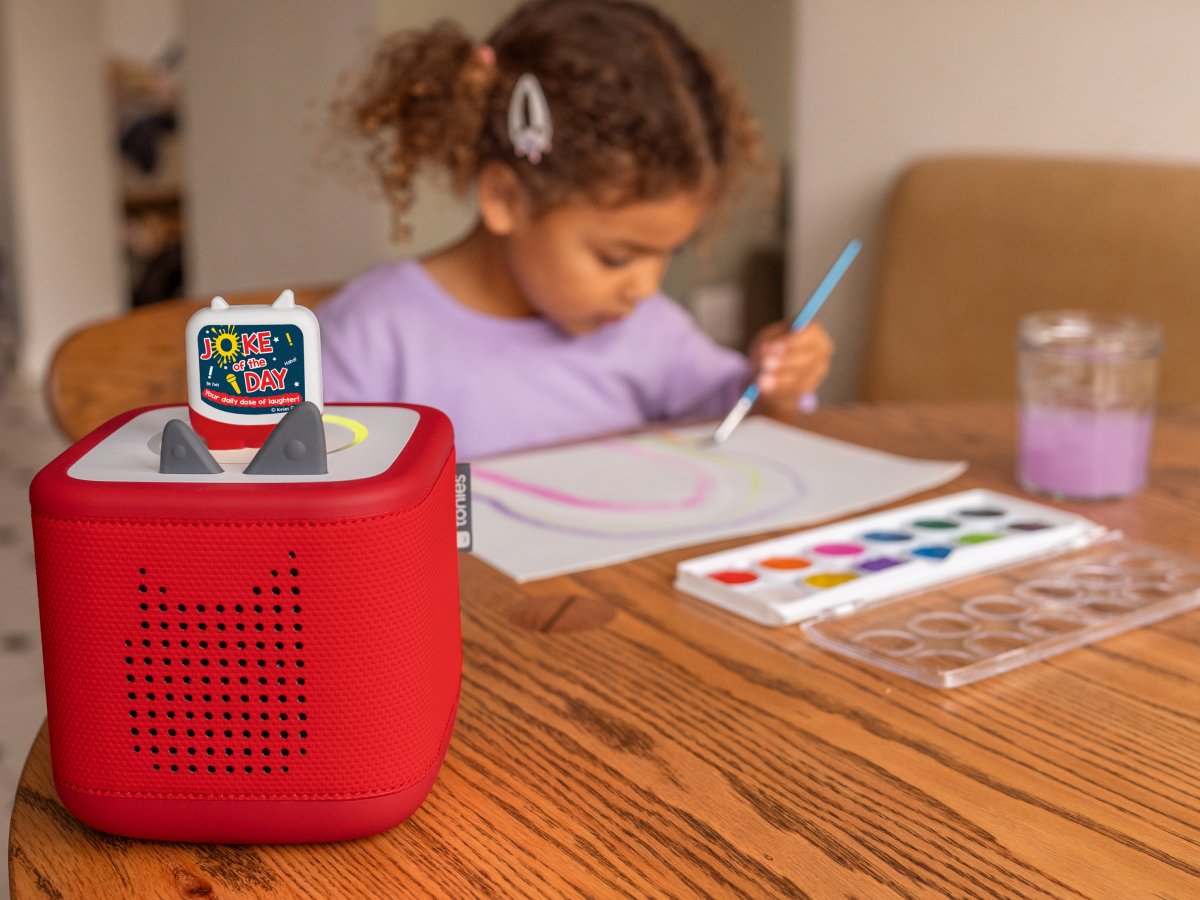 Tonies - अंग्रेज़ी दैनिक नवीनीकृत दिन की मज़ाक आकृति