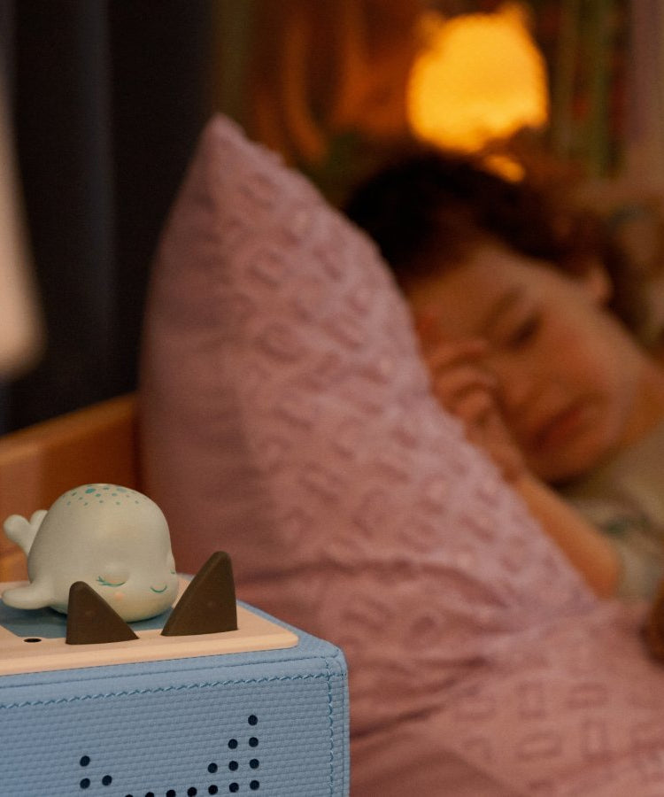 Tonies - सोने से पहले: व्हेल महासागर से लोरी अंग्रेज़ी आवाज़ वाली आकृति