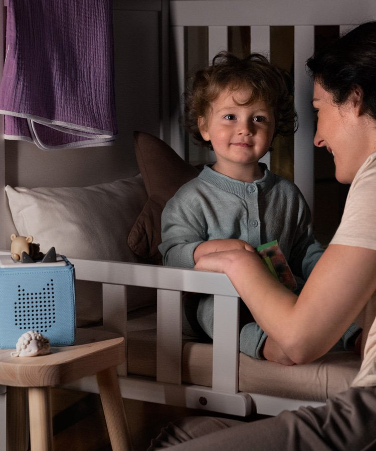 Tonies - नींद में दोस्त सोते हुए भालू के साथ सोने का समय कहानियाँ अंग्रेज़ी आवाज़ वाली आकृति