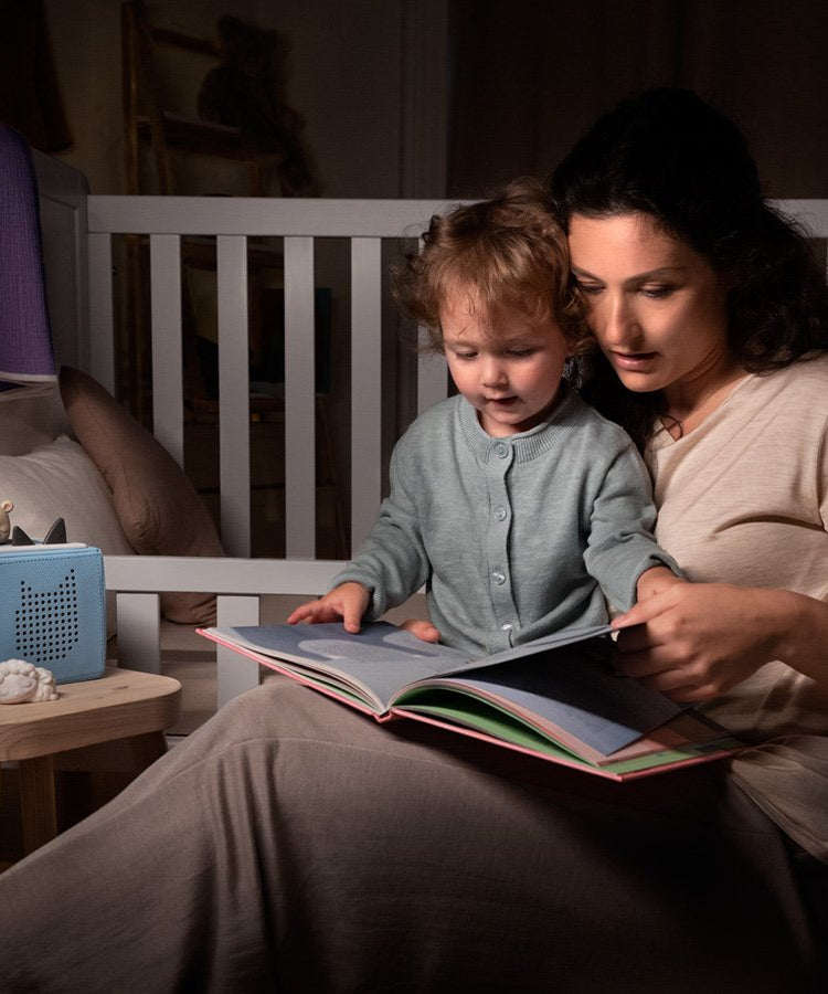 Tonies - नींद में दोस्त सोते हुए भालू के साथ सोने का समय कहानियाँ अंग्रेज़ी आवाज़ वाली आकृति